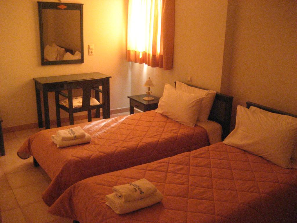 Kyveli Hotel Apartments Vrontádos Екстериор снимка
