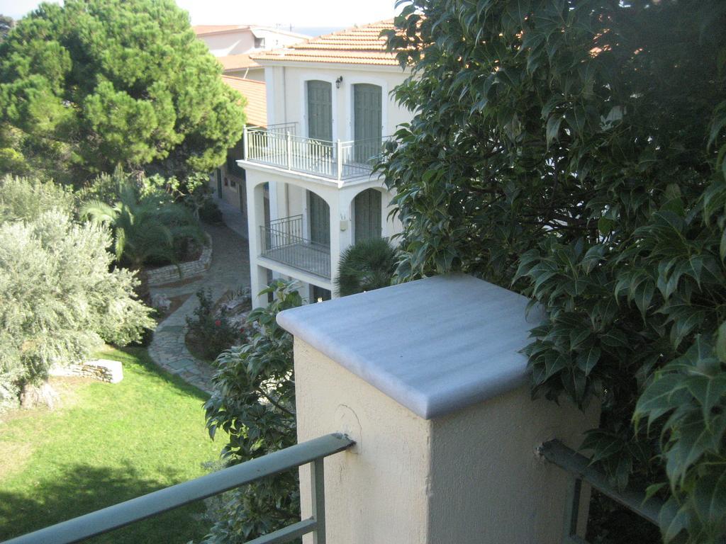 Kyveli Hotel Apartments Vrontádos Екстериор снимка