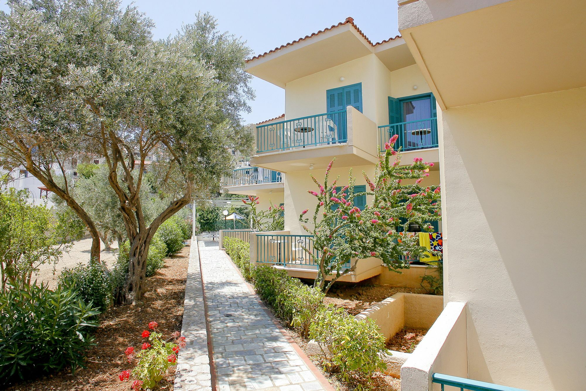 Kyveli Hotel Apartments Vrontádos Екстериор снимка