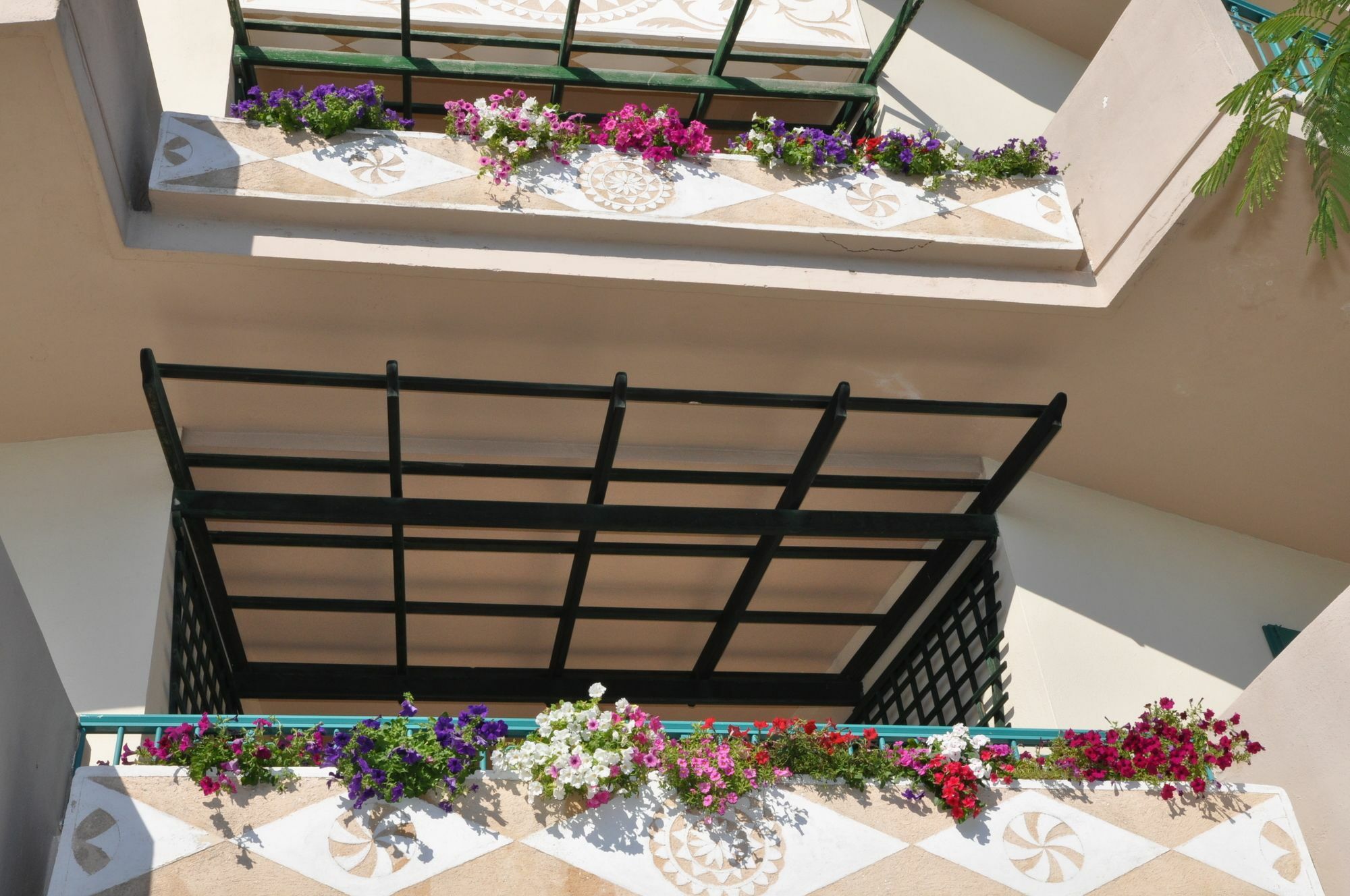 Kyveli Hotel Apartments Vrontádos Екстериор снимка
