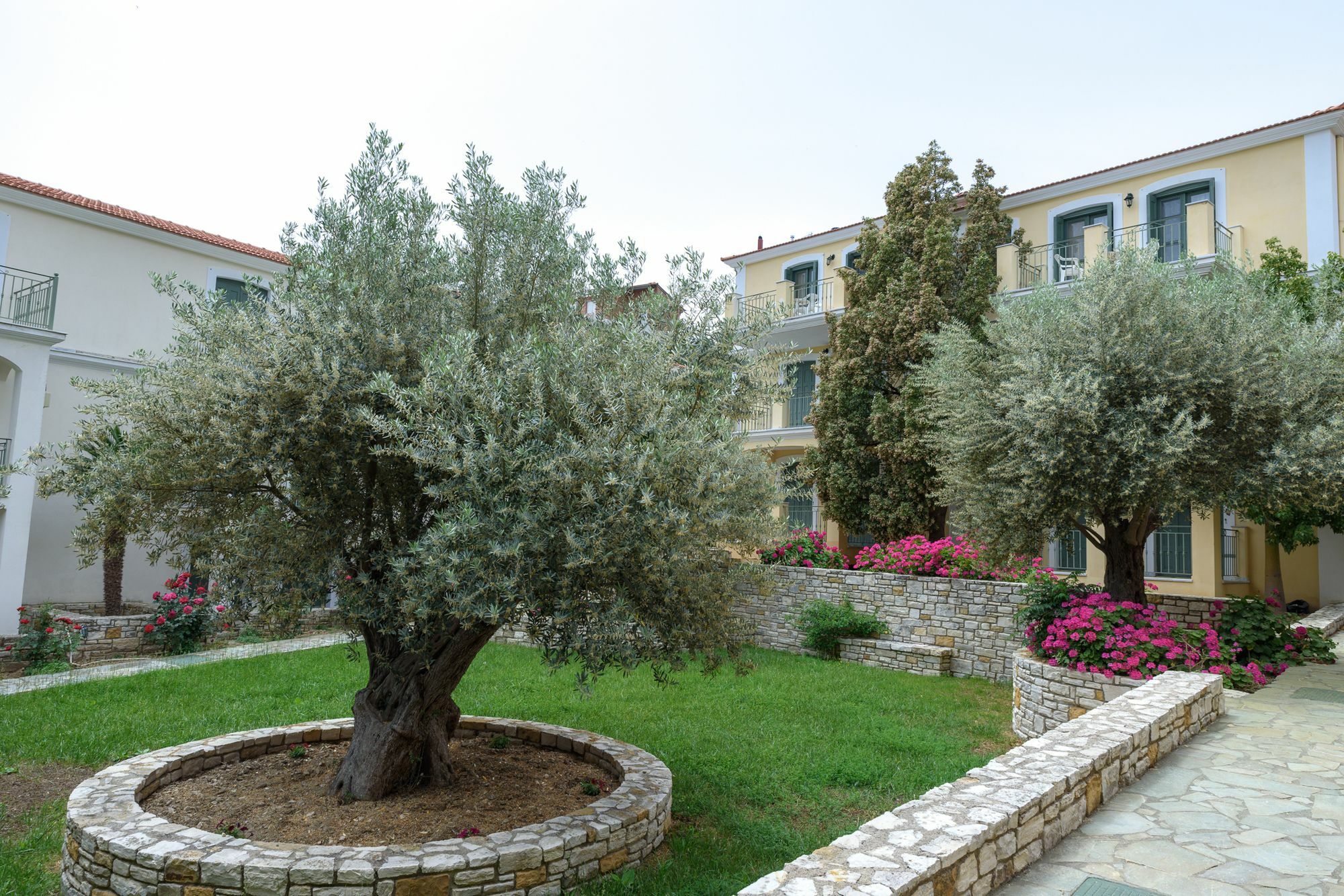 Kyveli Hotel Apartments Vrontádos Екстериор снимка
